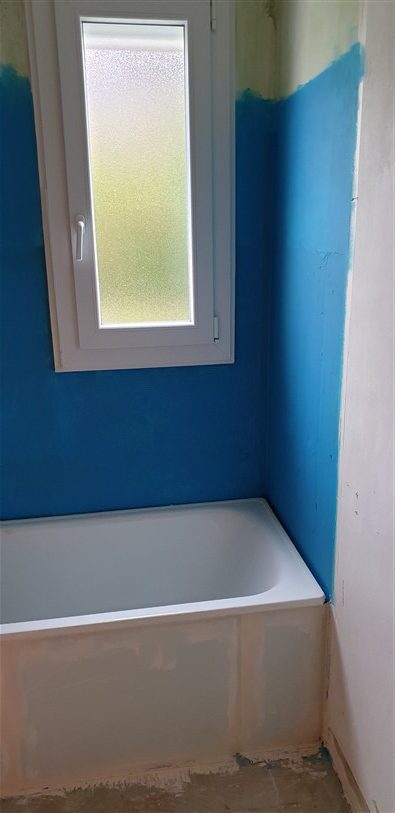 Photo d'un travail de peinture de salle de bain entrepris pars LP Bat